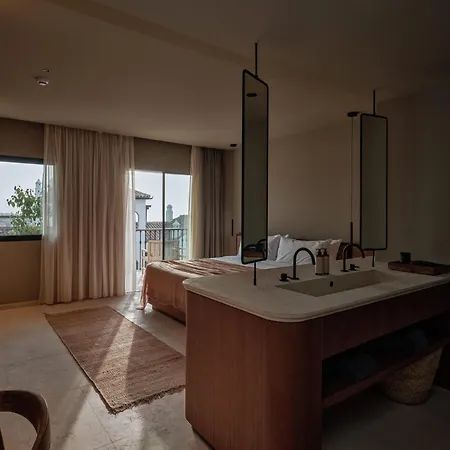 Hotel Oku Andalusia 5*